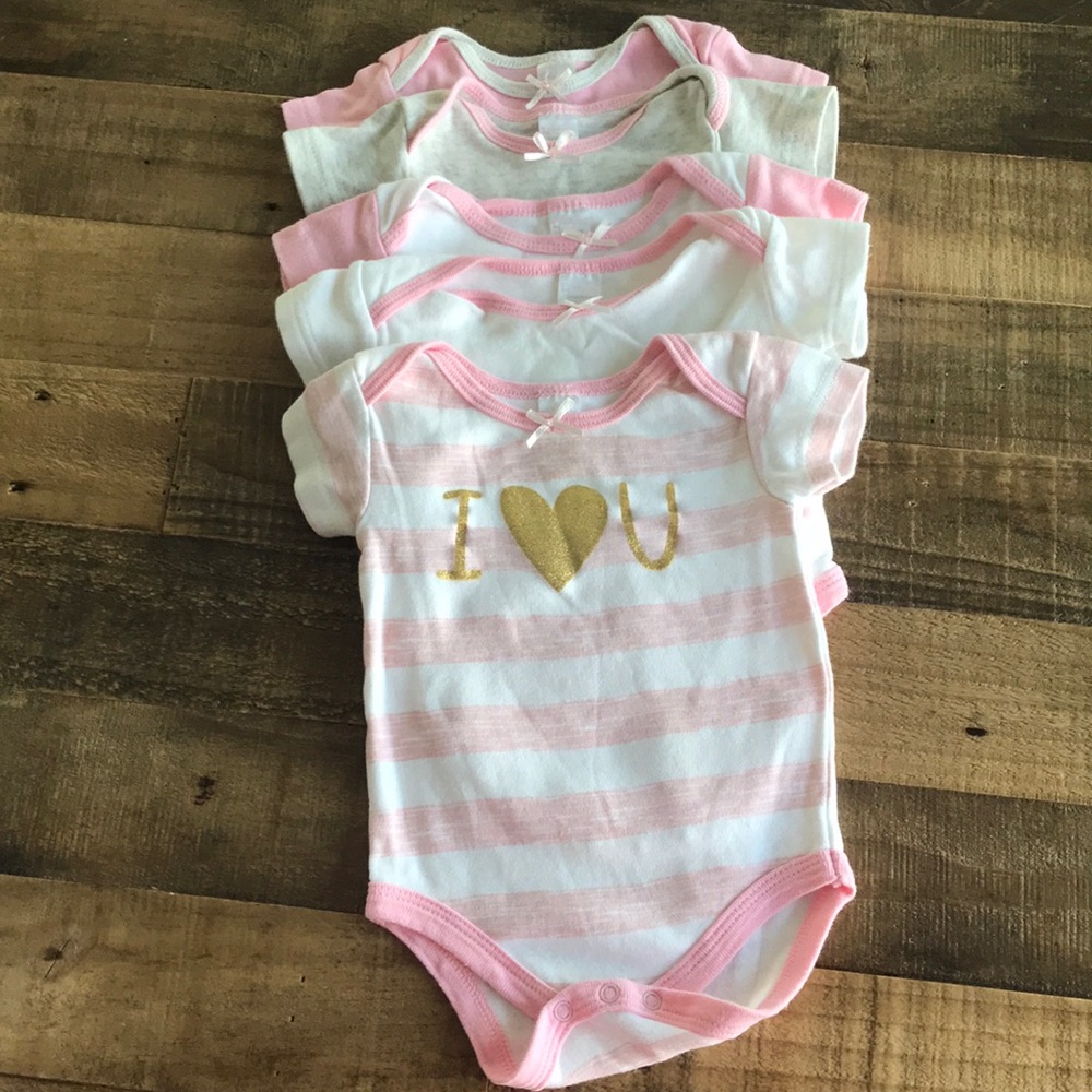 Baby Kiss Onesie Bundle Size 3-6 months